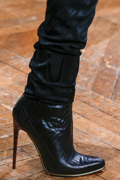 Look 60